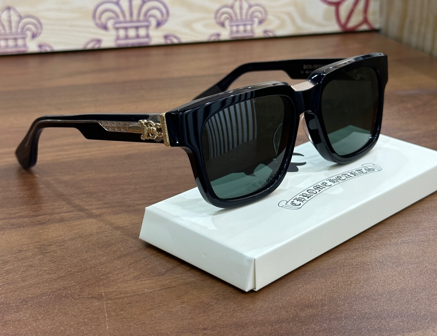box officer gold one size