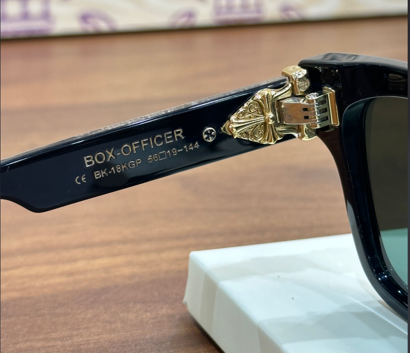 box officer gold one size